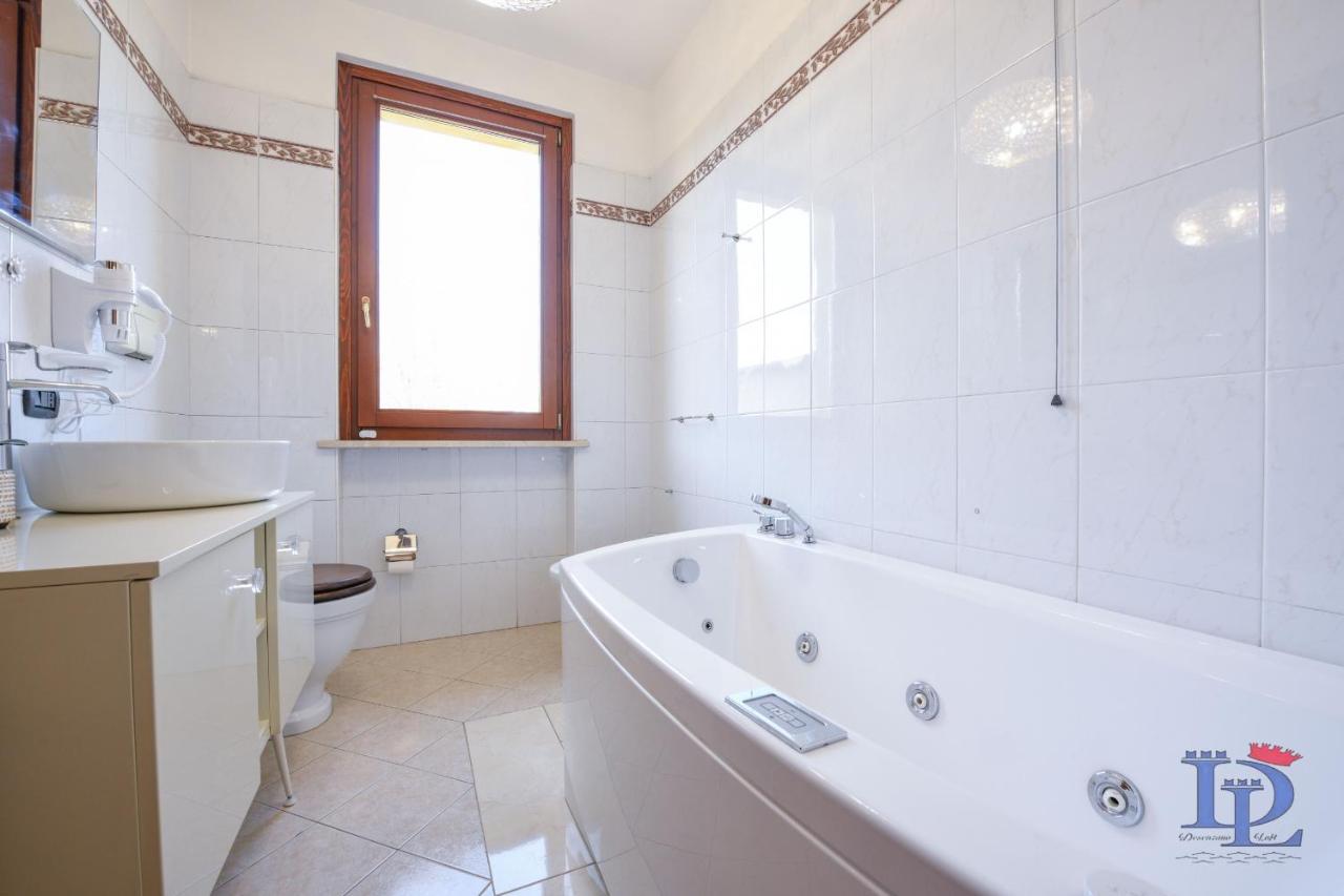 Desenzanoloft Official Partner Marriott Homes & Villas - Luxury Suite With Jacuzzi And Garden Desenzano del Garda Exterior photo