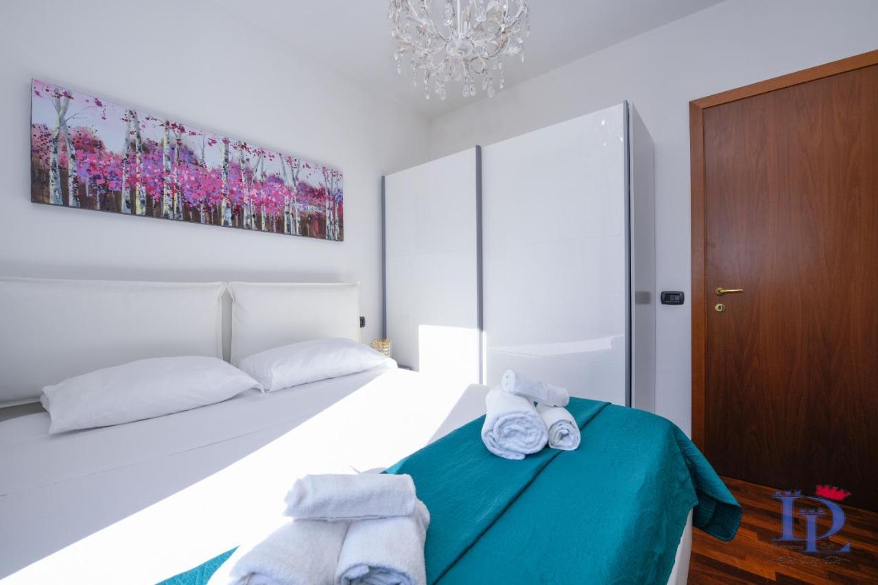 Desenzanoloft Official Partner Marriott Homes & Villas - Luxury Suite With Jacuzzi And Garden Desenzano del Garda Exterior photo