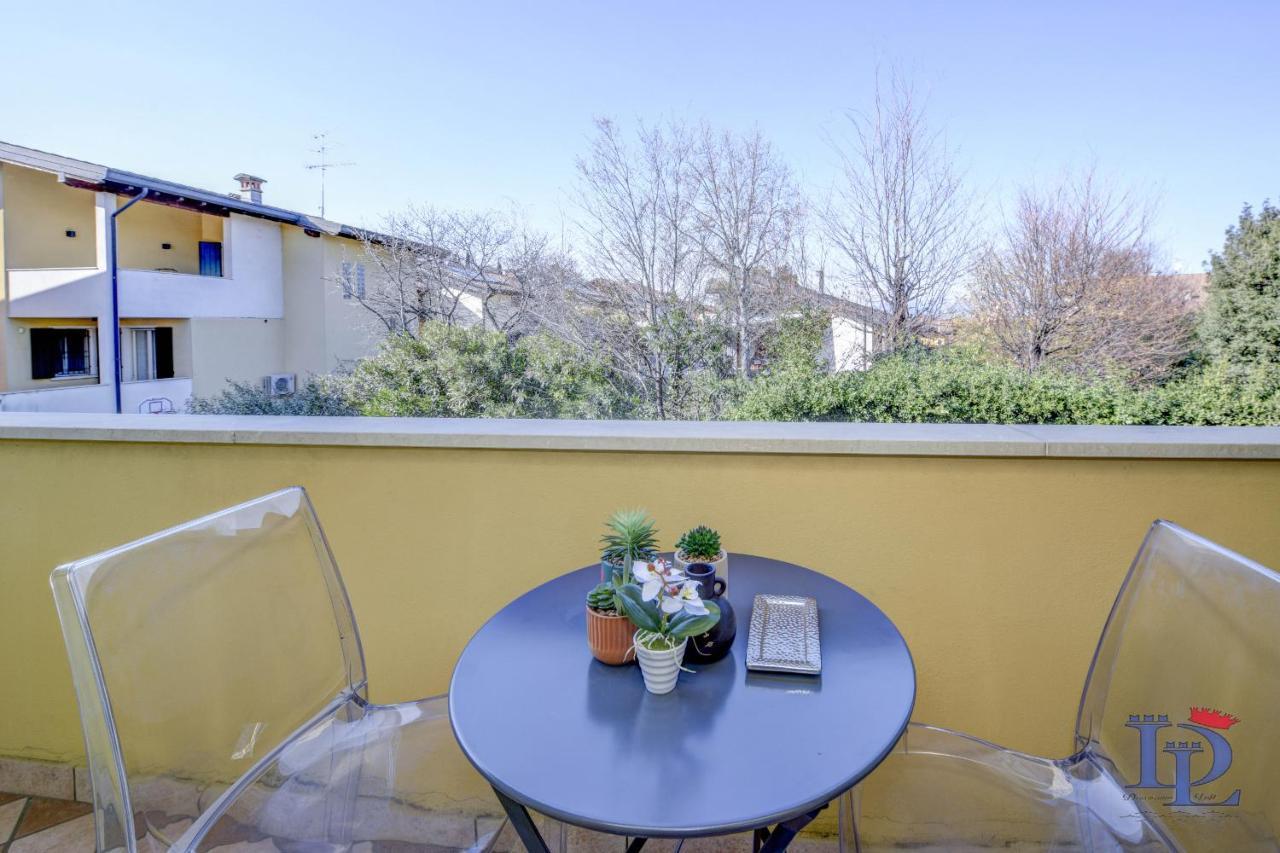 Desenzanoloft Official Partner Marriott Homes & Villas - Luxury Suite With Jacuzzi And Garden Desenzano del Garda Exterior photo